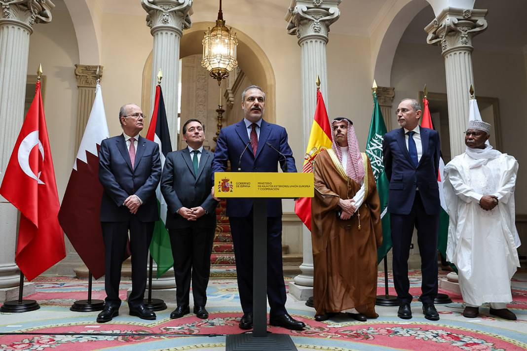 Fidan İspanya'da Gazze Temas Grubu üyeleriyle bir araya geldi - Resim: 11